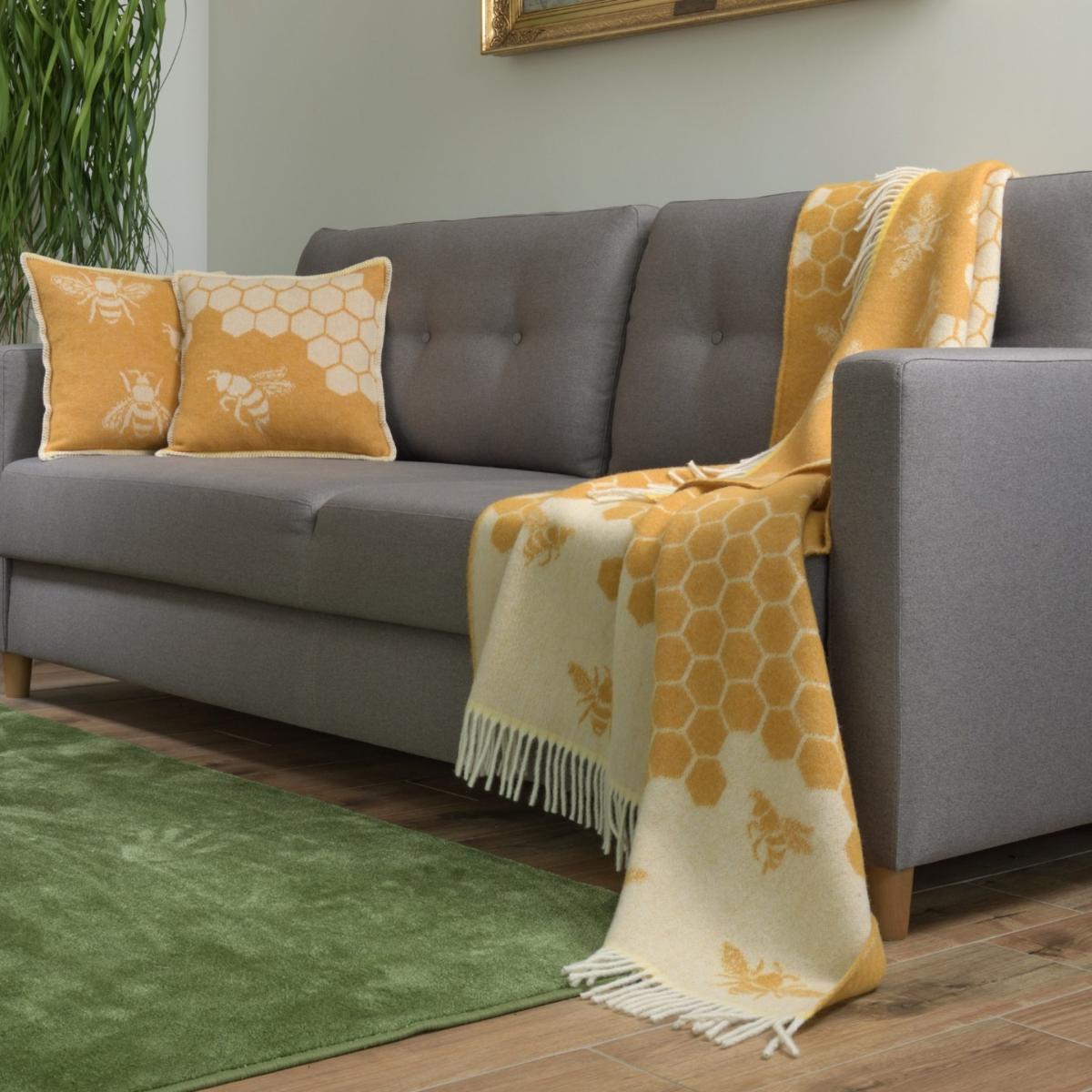 Yellow / Orange Bee Cushion Cover J. j.textile – image 4