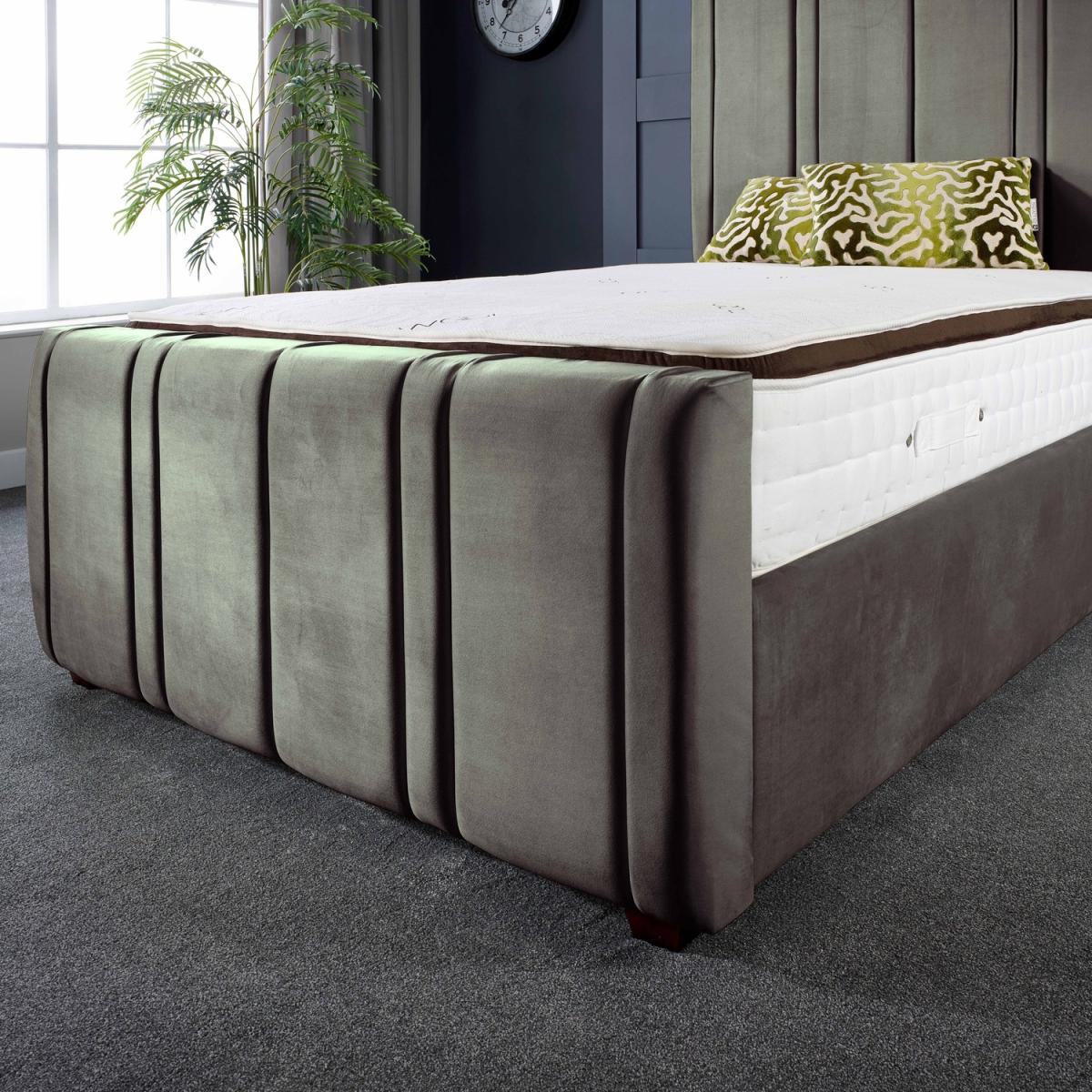 Lucinda Panel Luxury Velvet Upholstered Bed Frame - Blue / 155.7kg / 191cm / Superking – image 4