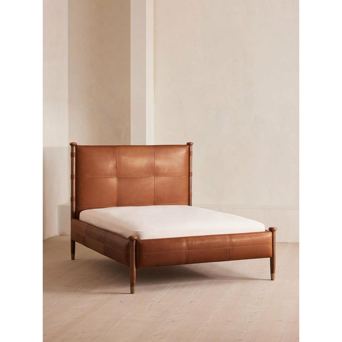 Paolo Bed, Sycamore Leather, Emperor – image 3