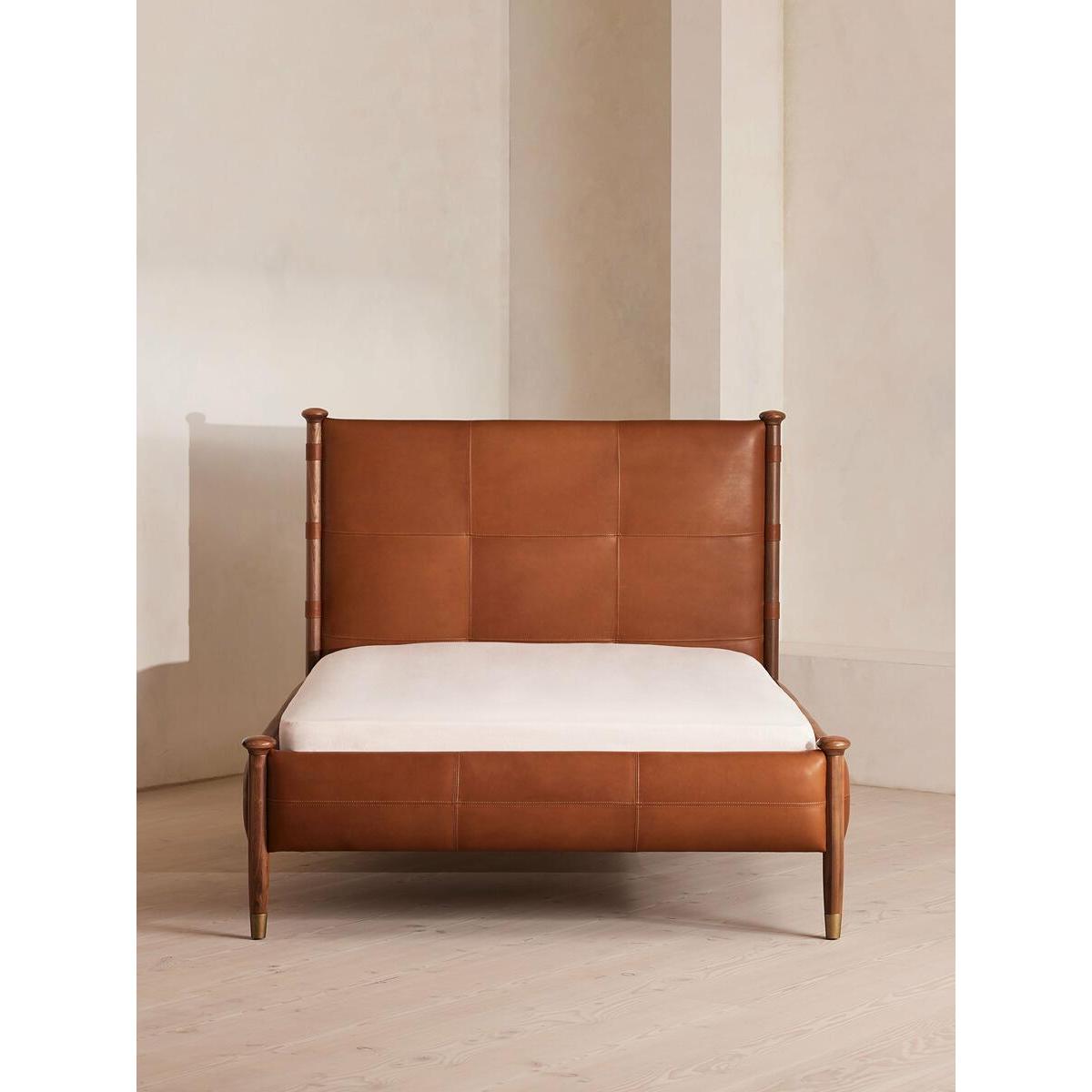 Paolo Bed, Sycamore Leather, Emperor – image 4