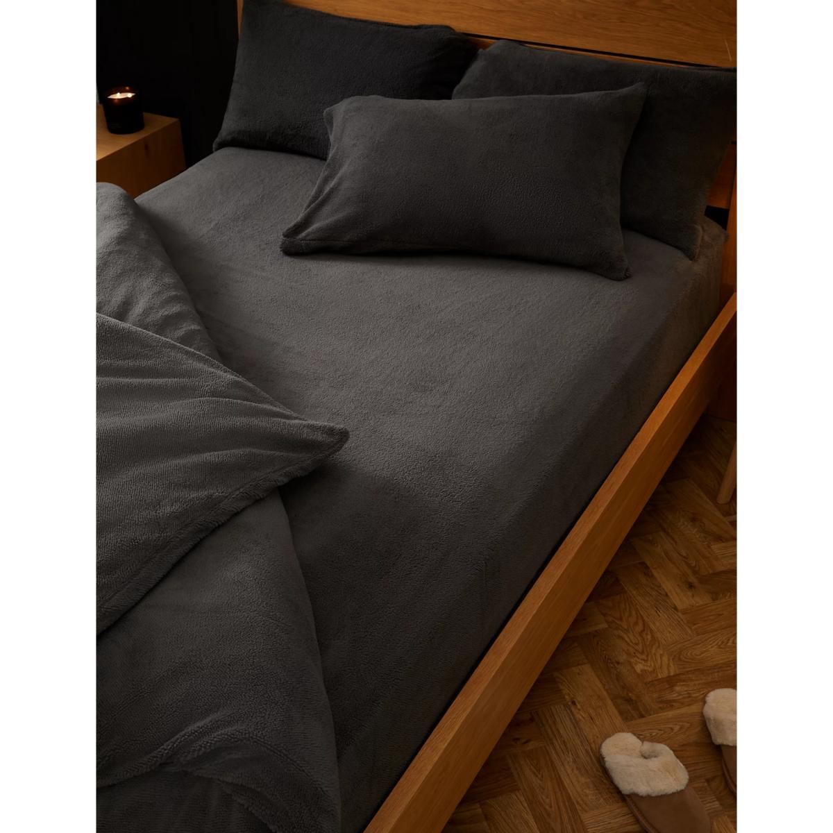 M&S Teddy Fleece Deep Fitted Sheet - DBL - Blush, Blush,Charcoal,Cream,Sand,Sage,Grey,Neutral,Slate Blue – image 3