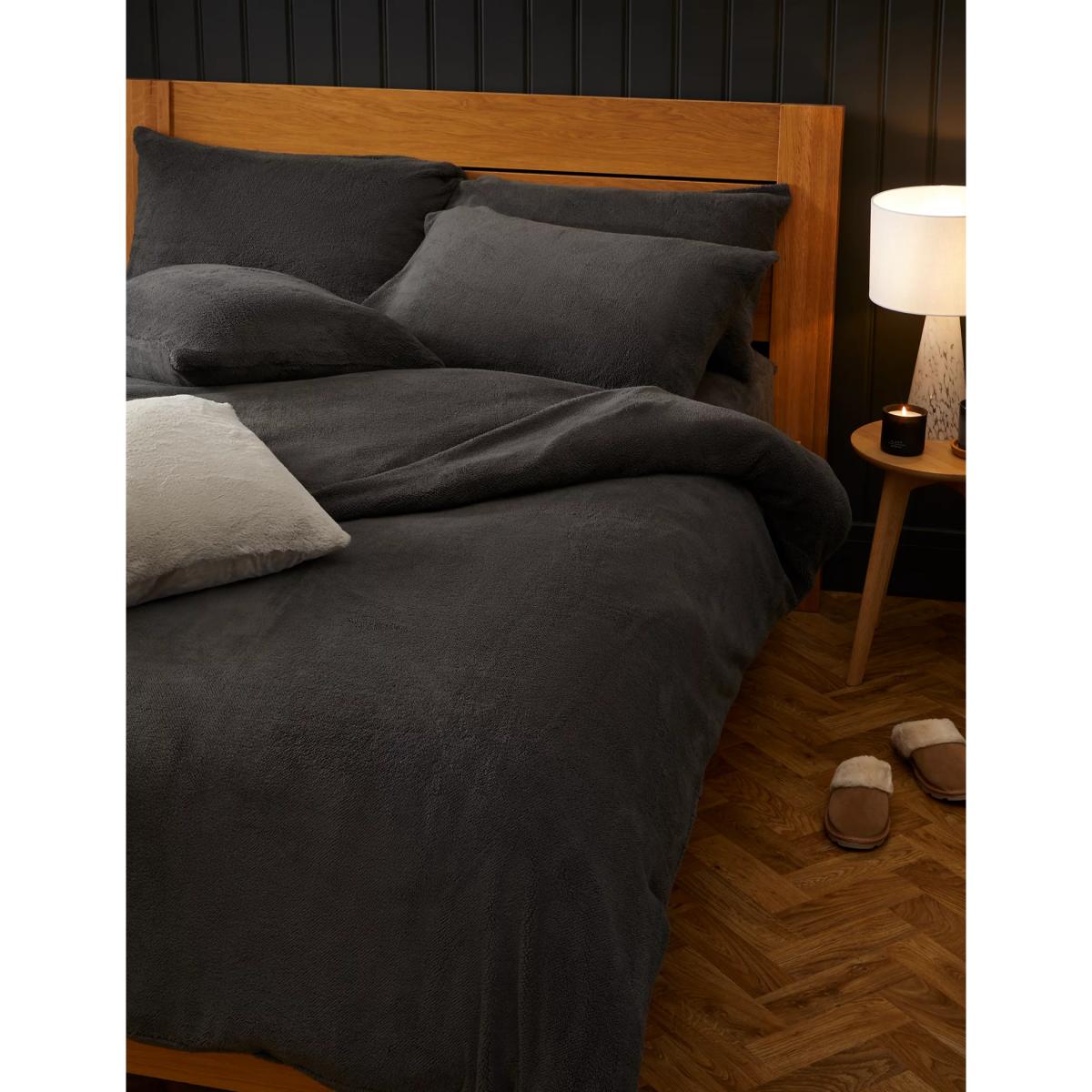 M&S Teddy Fleece Deep Fitted Sheet - DBL - Blush, Blush,Charcoal,Cream,Sand,Sage,Grey,Neutral,Slate Blue – image 4