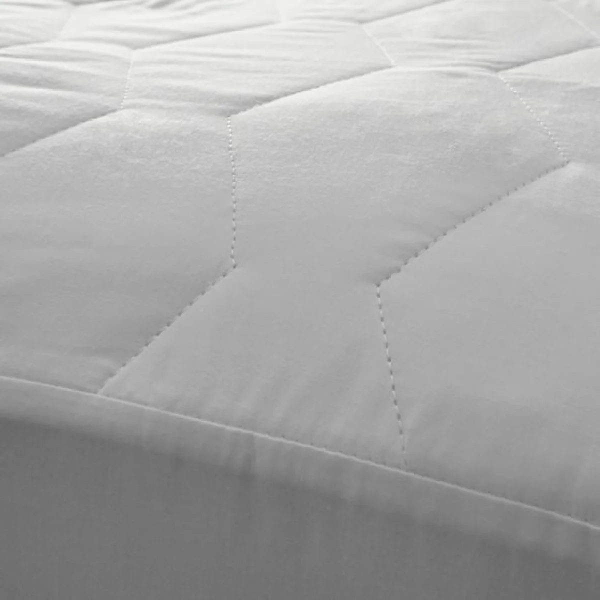 Fogarty Cotton Mattress Protector White – image 2