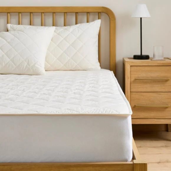 Fogarty Unbleached Wool Mattress Protector – image 2