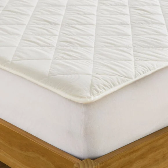 Fogarty Unbleached Wool Mattress Protector – image 3