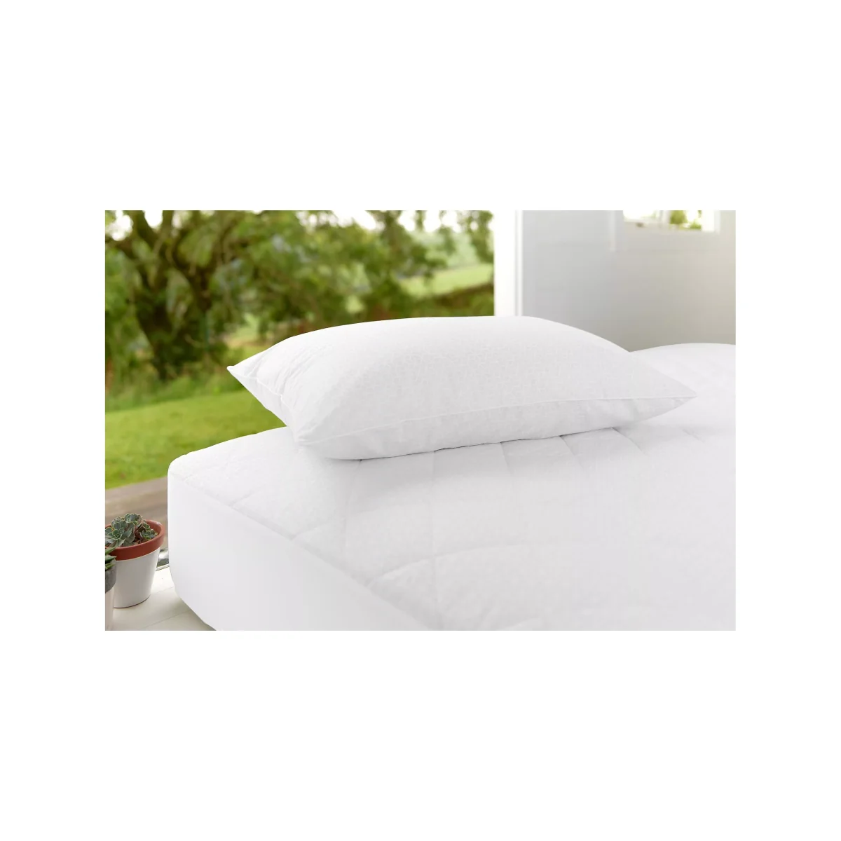 John Lewis & Partners Temperature Balancing Smart Cool Mattress Protector – image 4