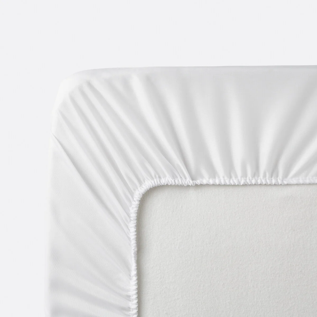 Waterproof Microfibre Mattress Protector, Max. Height 27cm – image 2