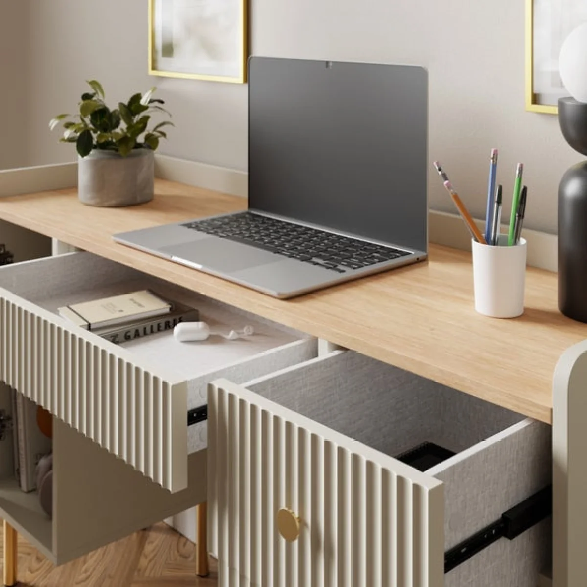 Georgi Standard Desk – image 3