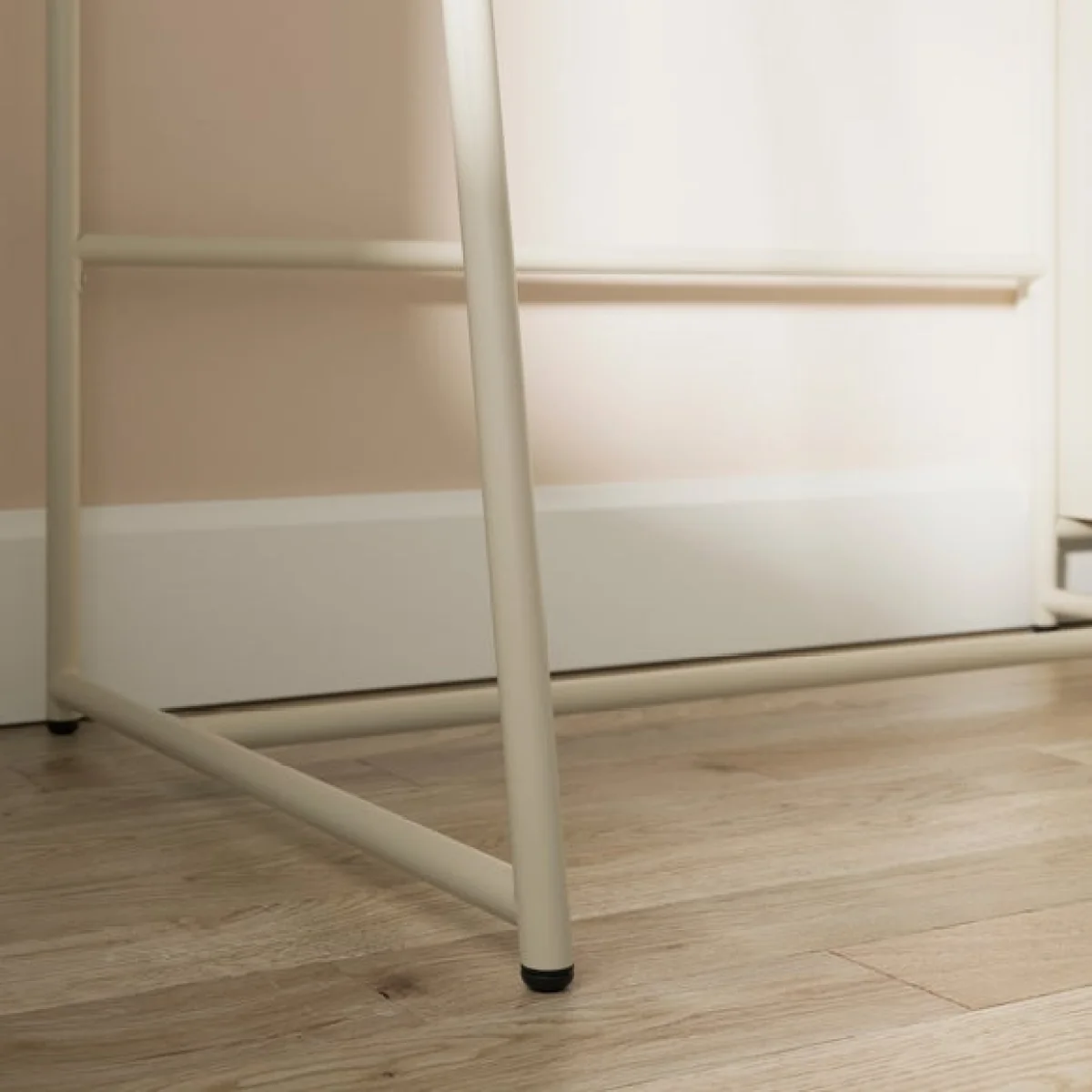 Alannah Lockable Desk – image 5