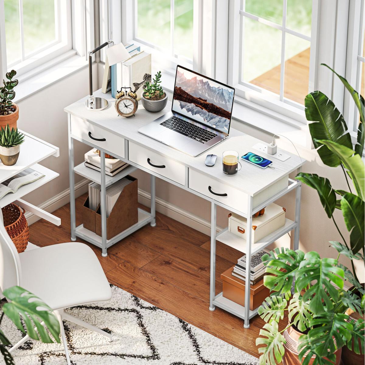 HOMCOM Computer Desk with Power Outlets for Bedroom - White