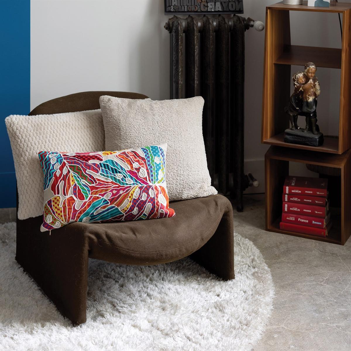 Amy Cushion - Multicolour – image 2