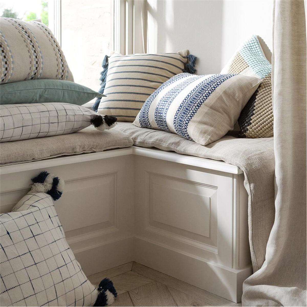 Needlepoint Cushion – image 7