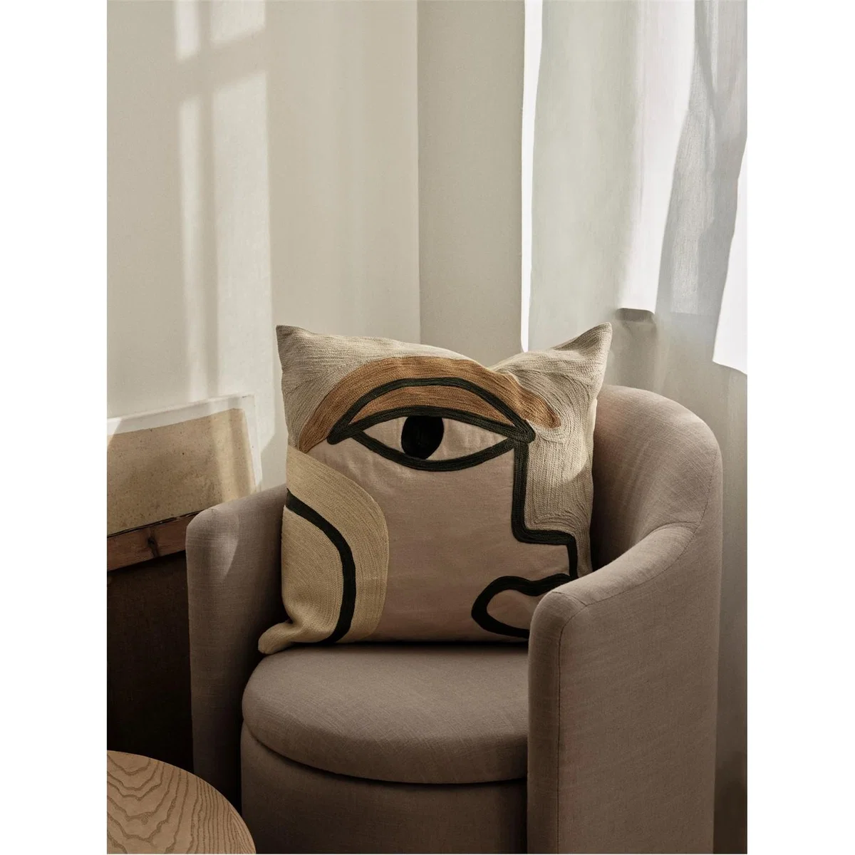 Manon Cushion – image 2