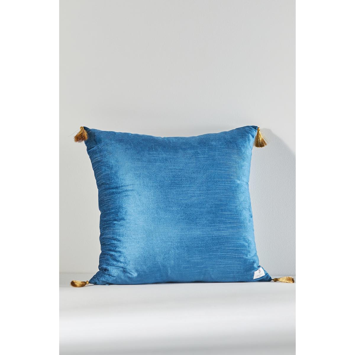 The MET Cushion – image 3