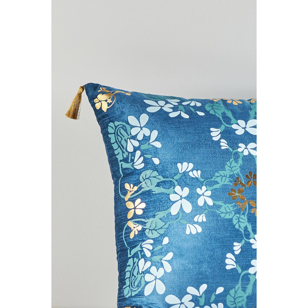 The MET Cushion – image 4