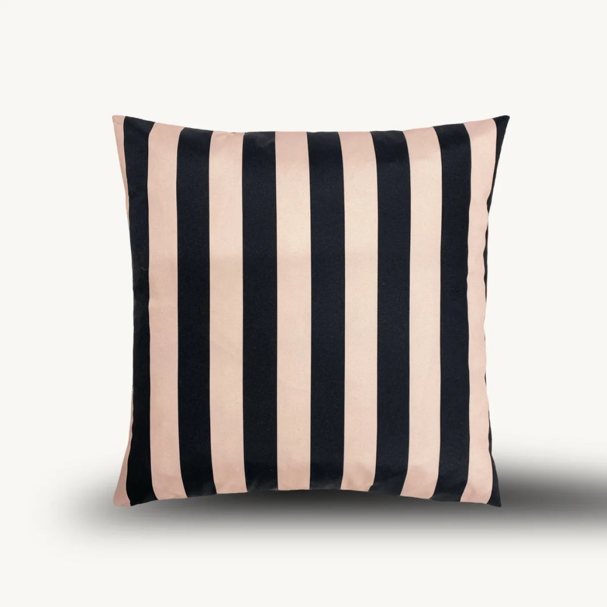 Tucana Outdoor Cushion – image 2
