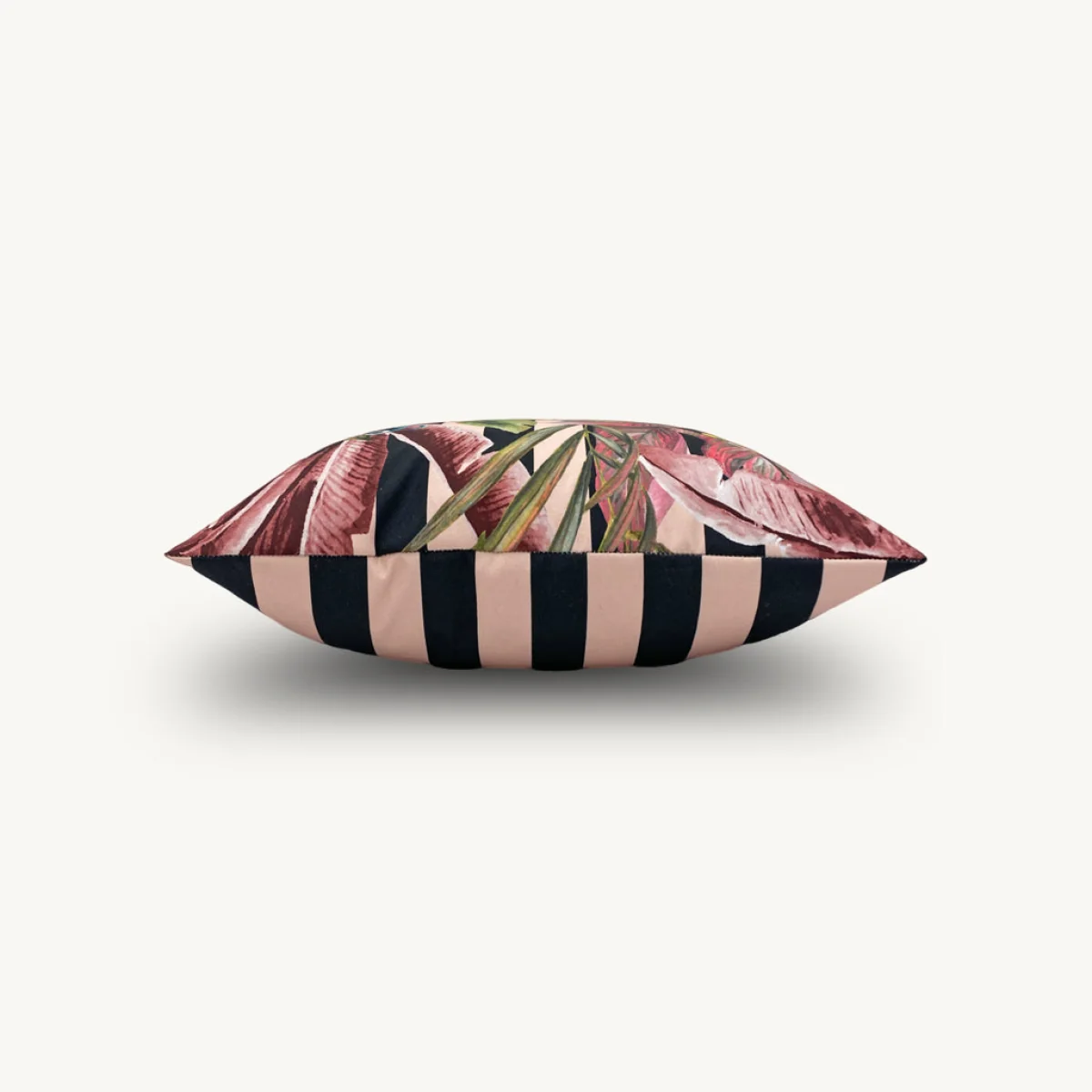 Tucana Outdoor Cushion – image 3