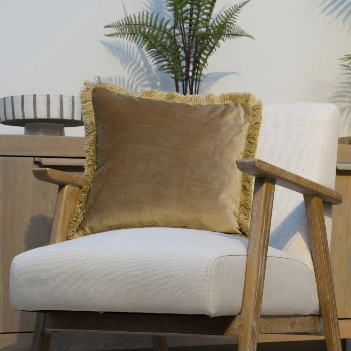 Nova Cushion, Gold – image 1