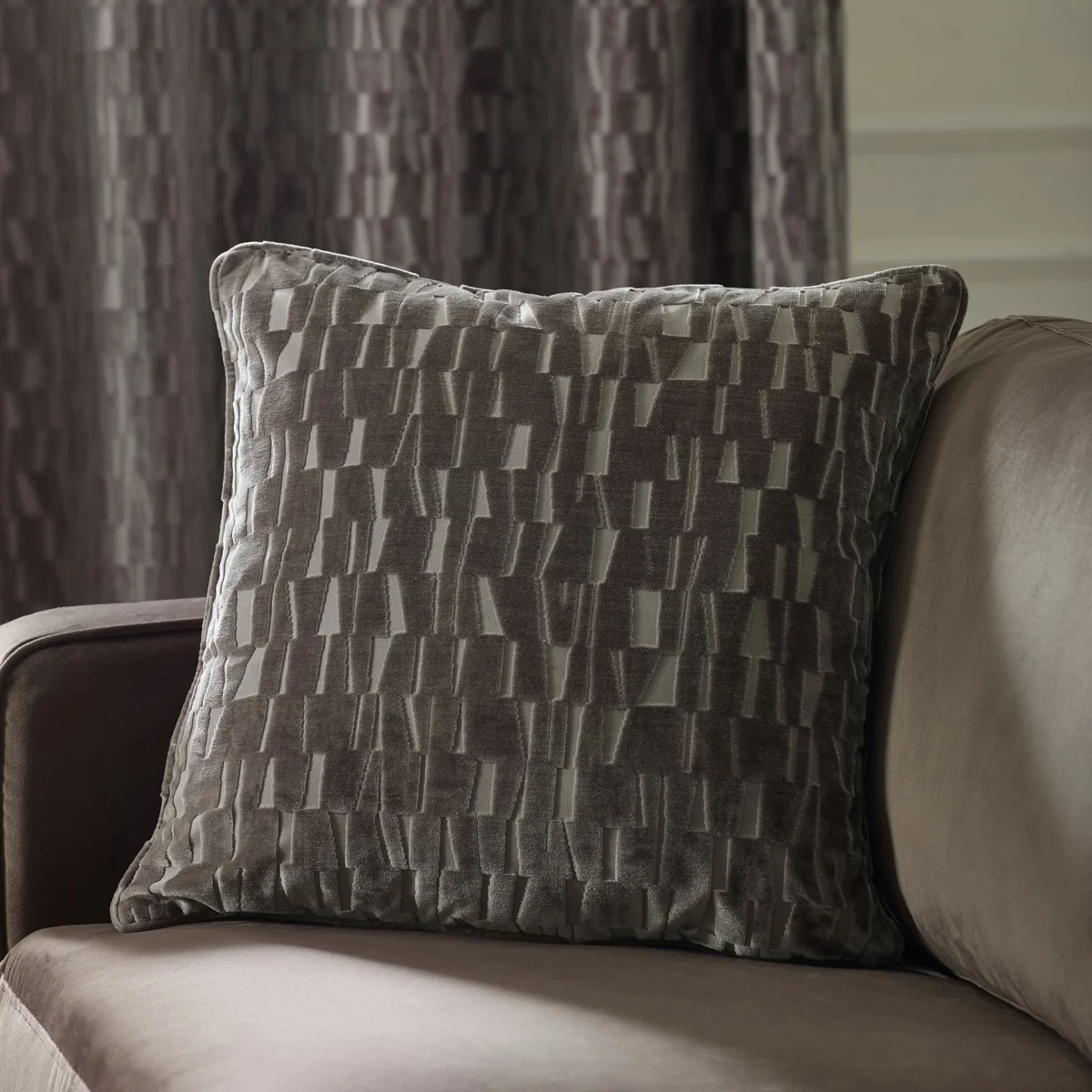 Titan Velvet Cushion, Beige – image 1