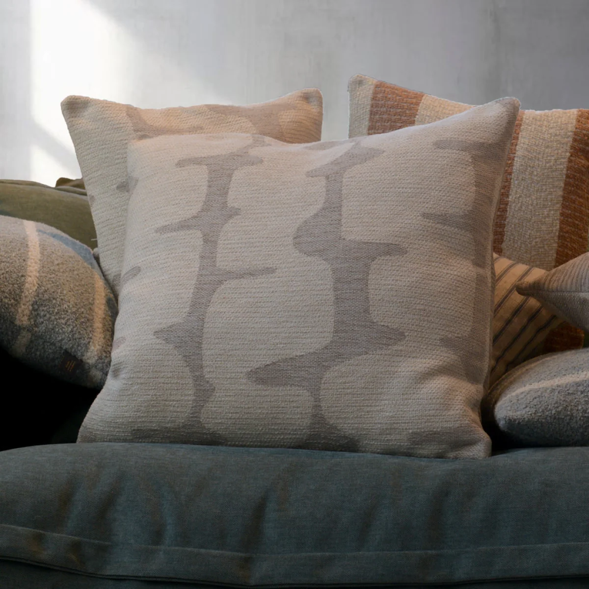 Large Ariel Cushion, Natural – image 1