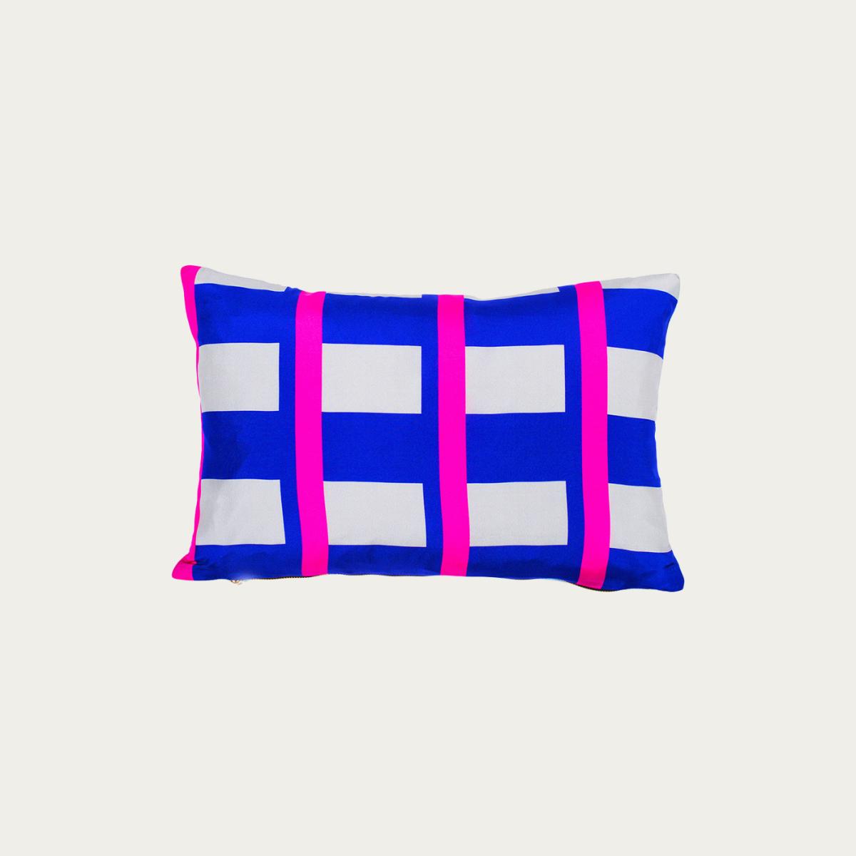 Blink Petite Cushion – image 1