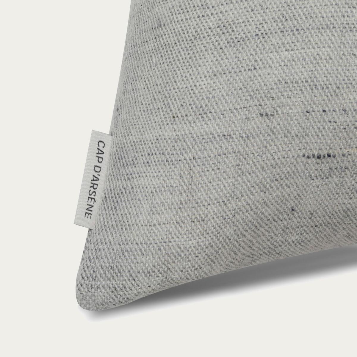Agora Cushion - Medium – image 3