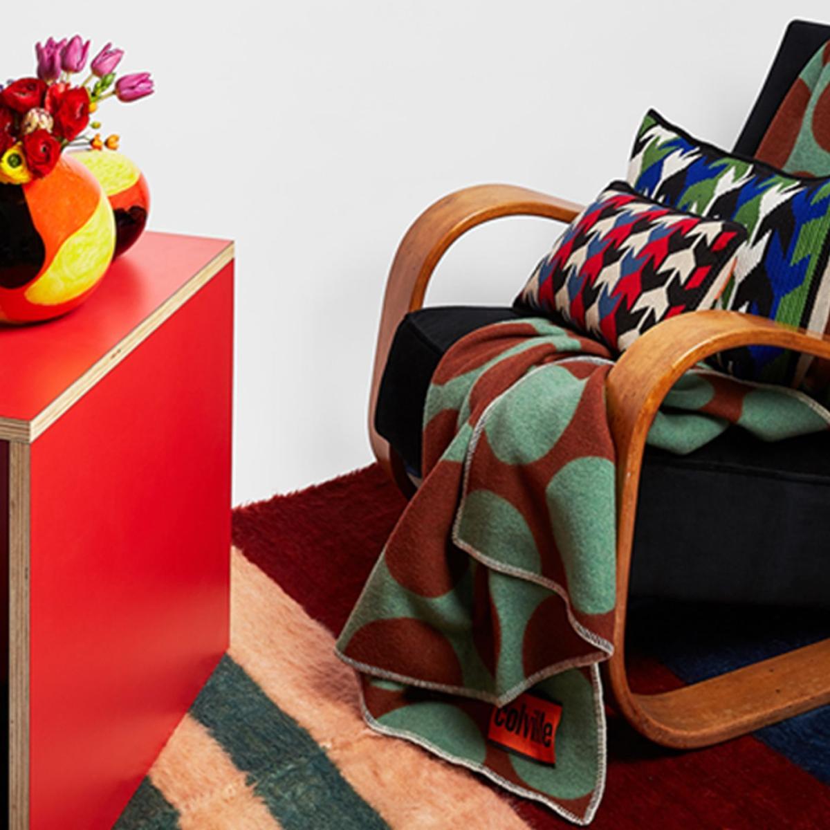 Multicolor 2 Arrow Cushion – image 3