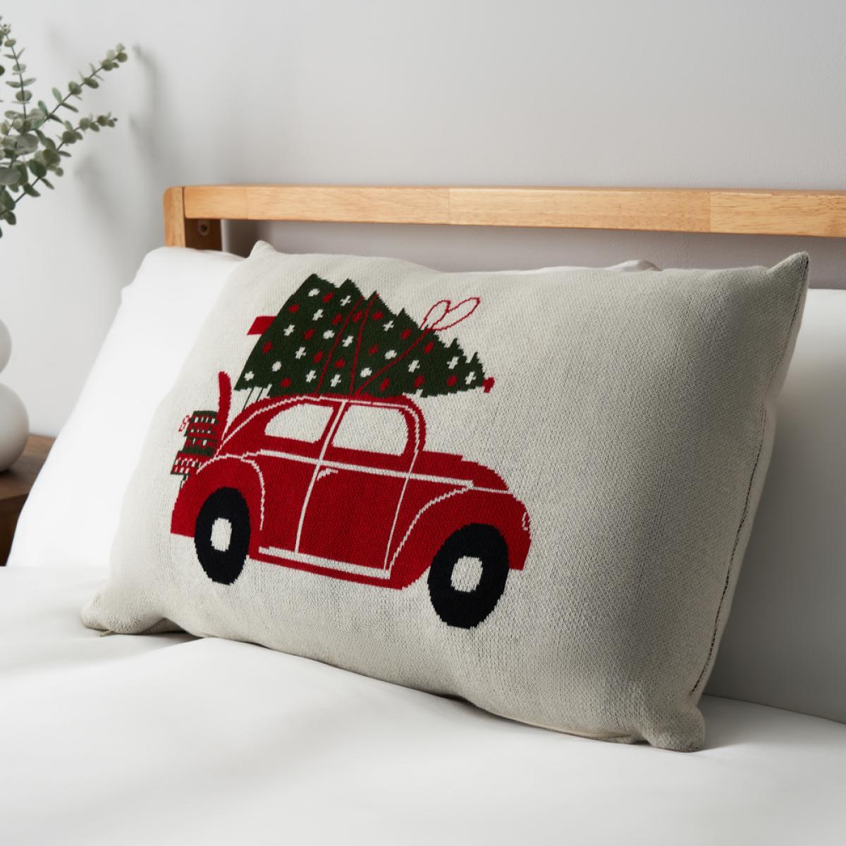 Christmas Tree on Car Cushion, Natural – image 1