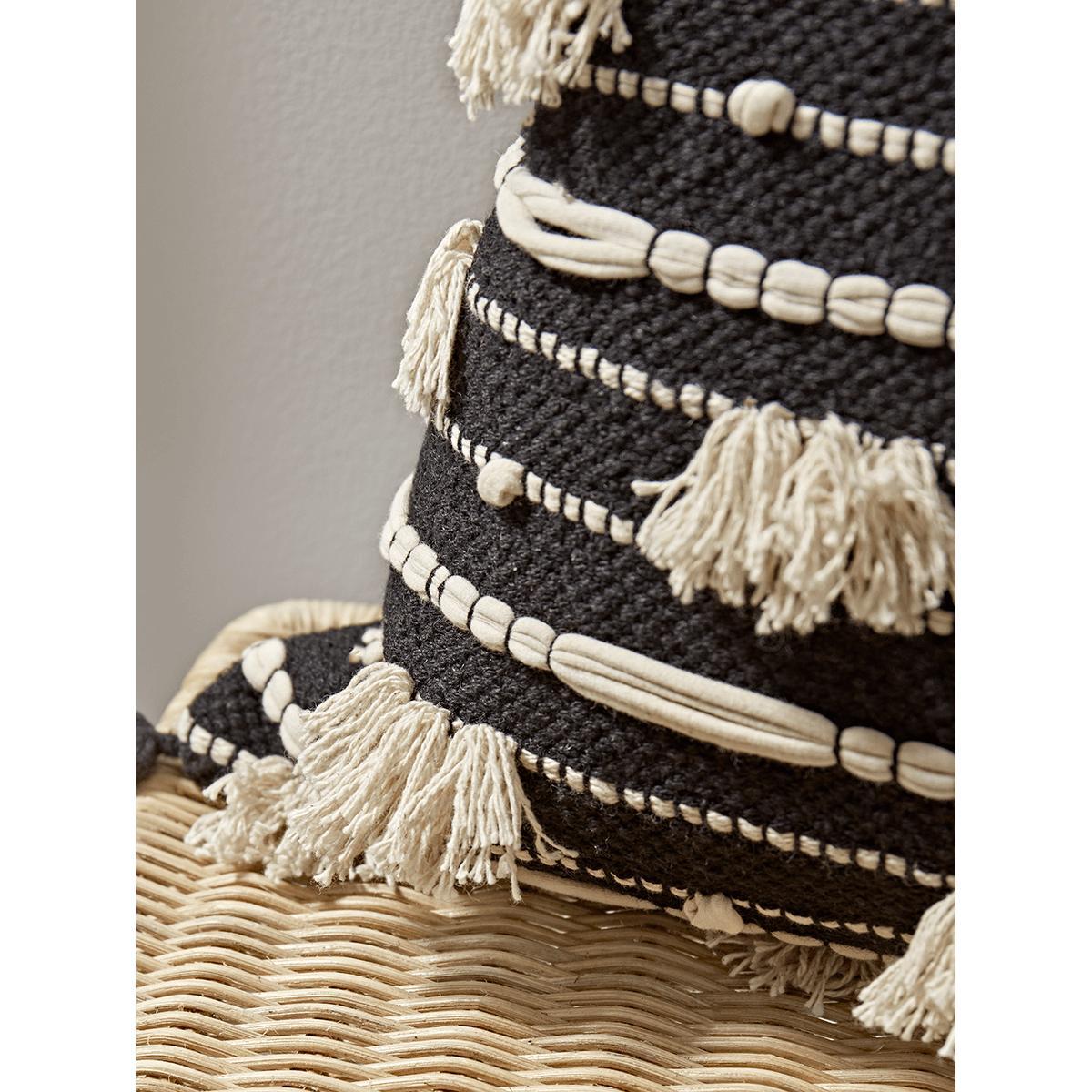 Black Tufted Cushion – image 3