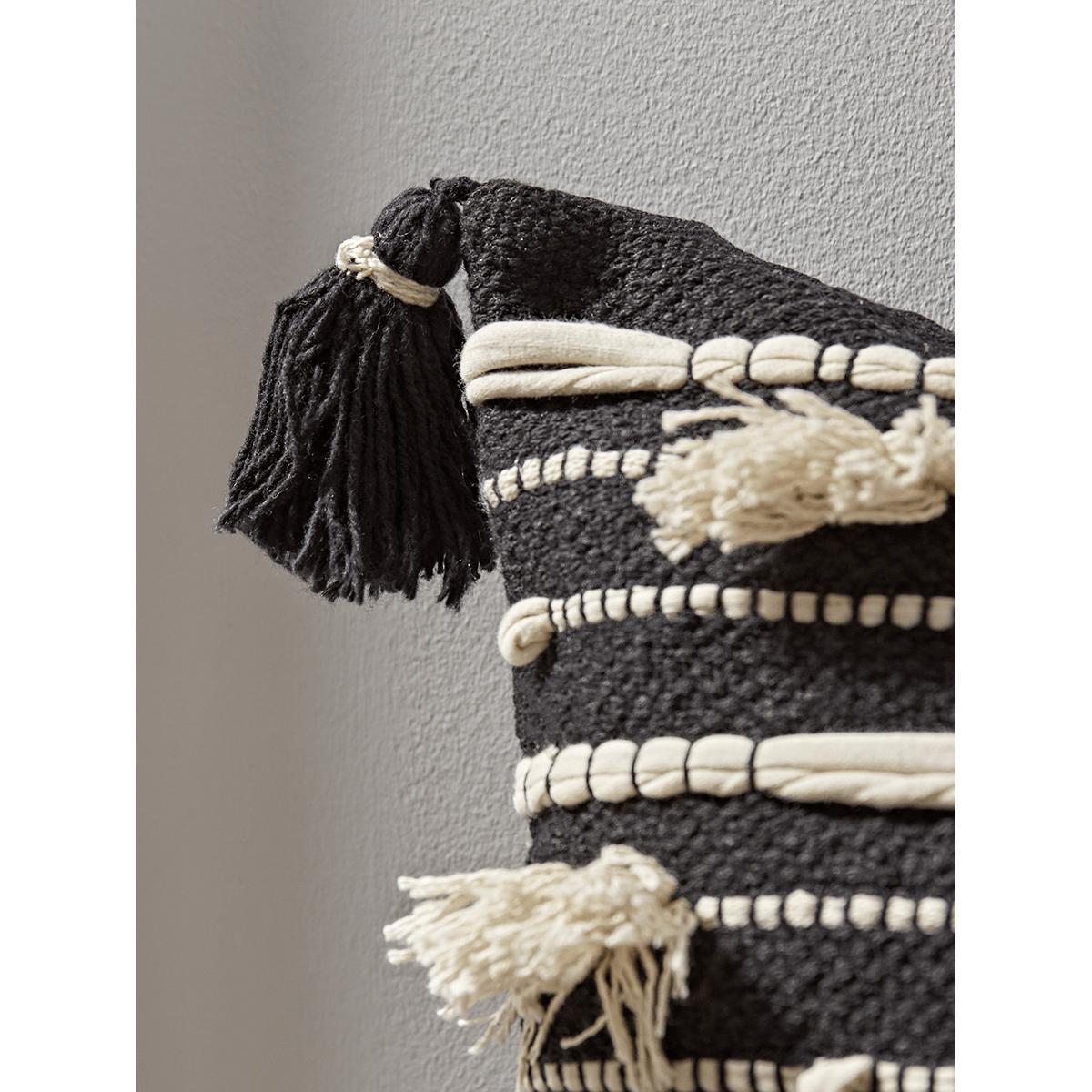 Black Tufted Cushion – image 4