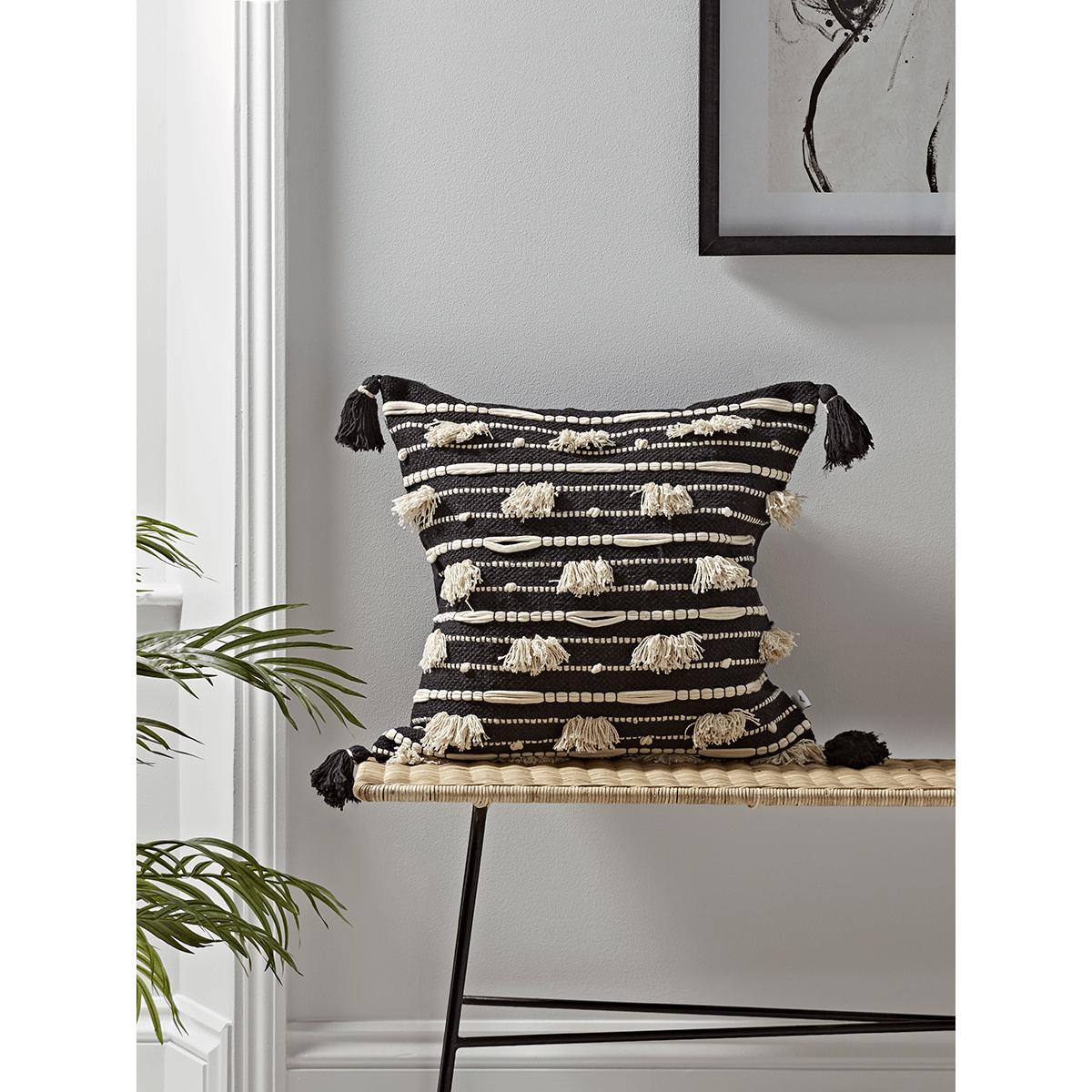 Black Tufted Cushion – image 1