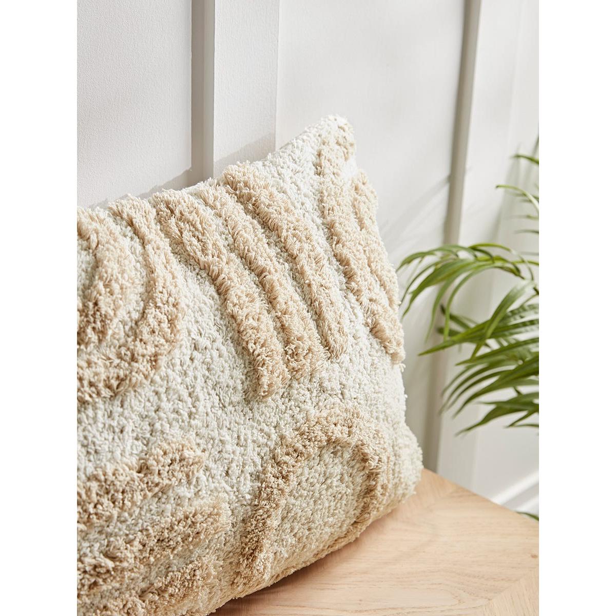 Cream & Natural Tufted Cushion – image 2