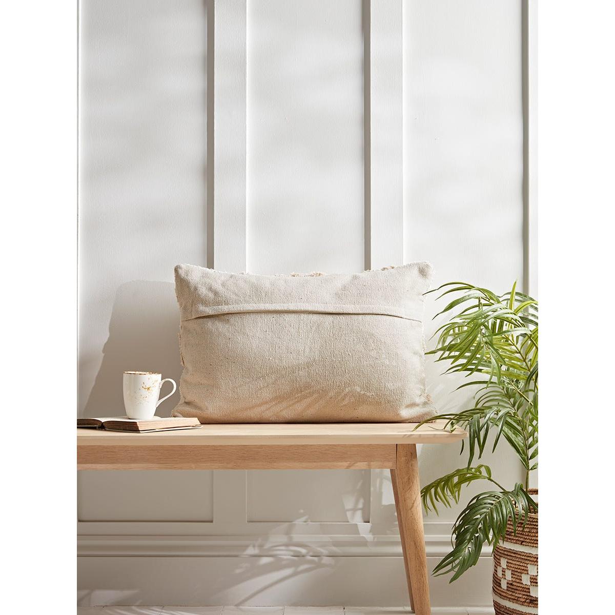 Cream & Natural Tufted Cushion – image 3