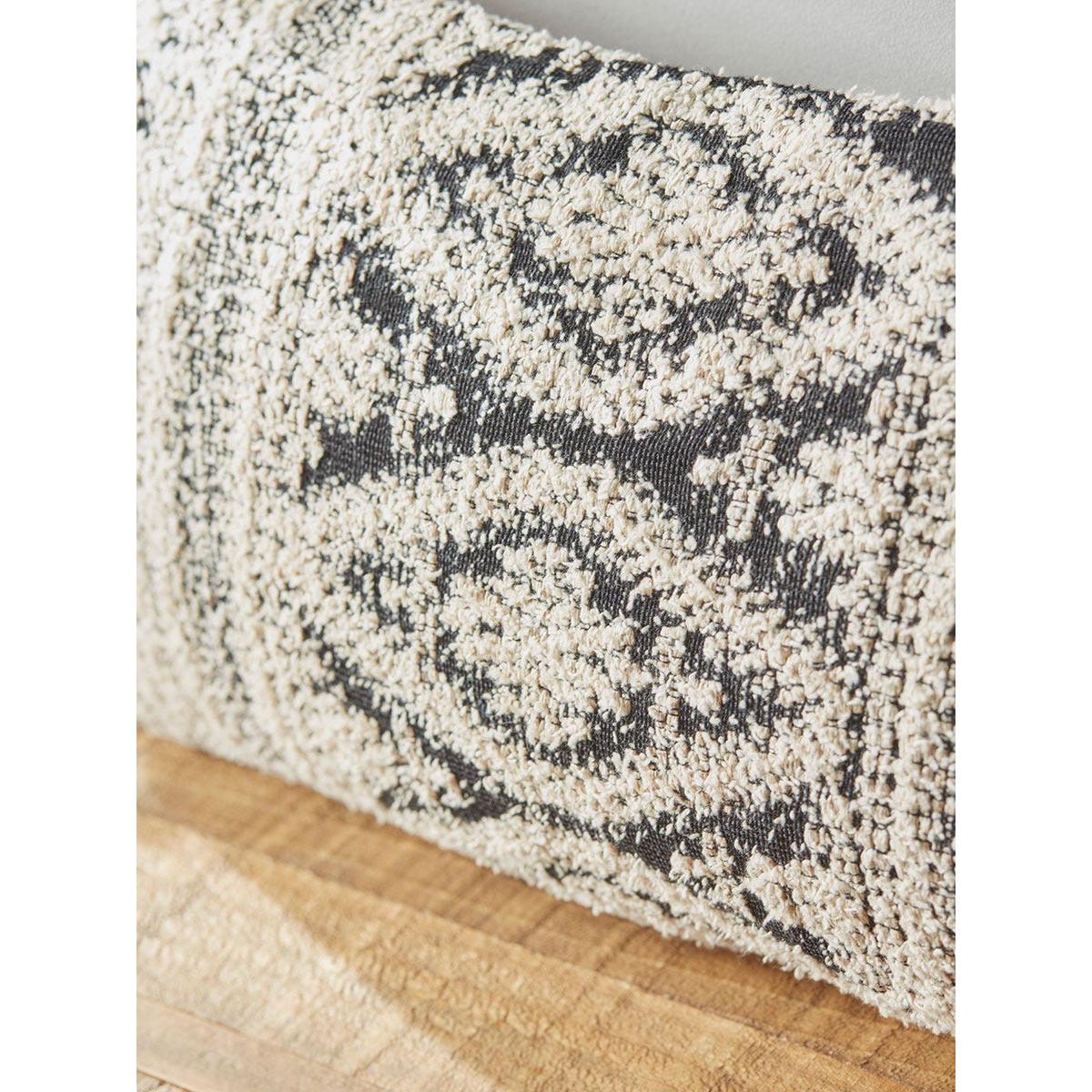 Monochrome Tufted Diamond Cushion – image 2