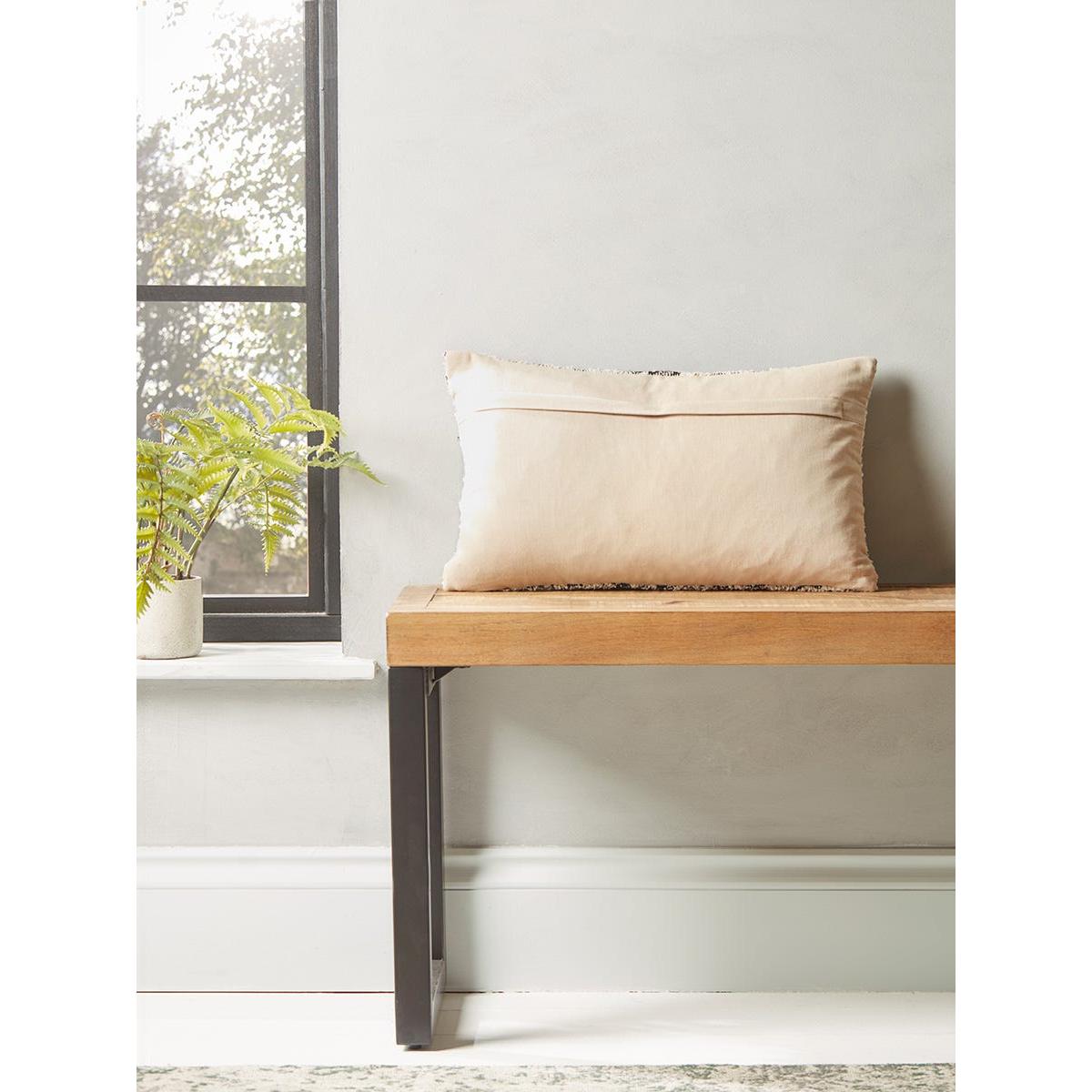 Monochrome Tufted Diamond Cushion – image 4