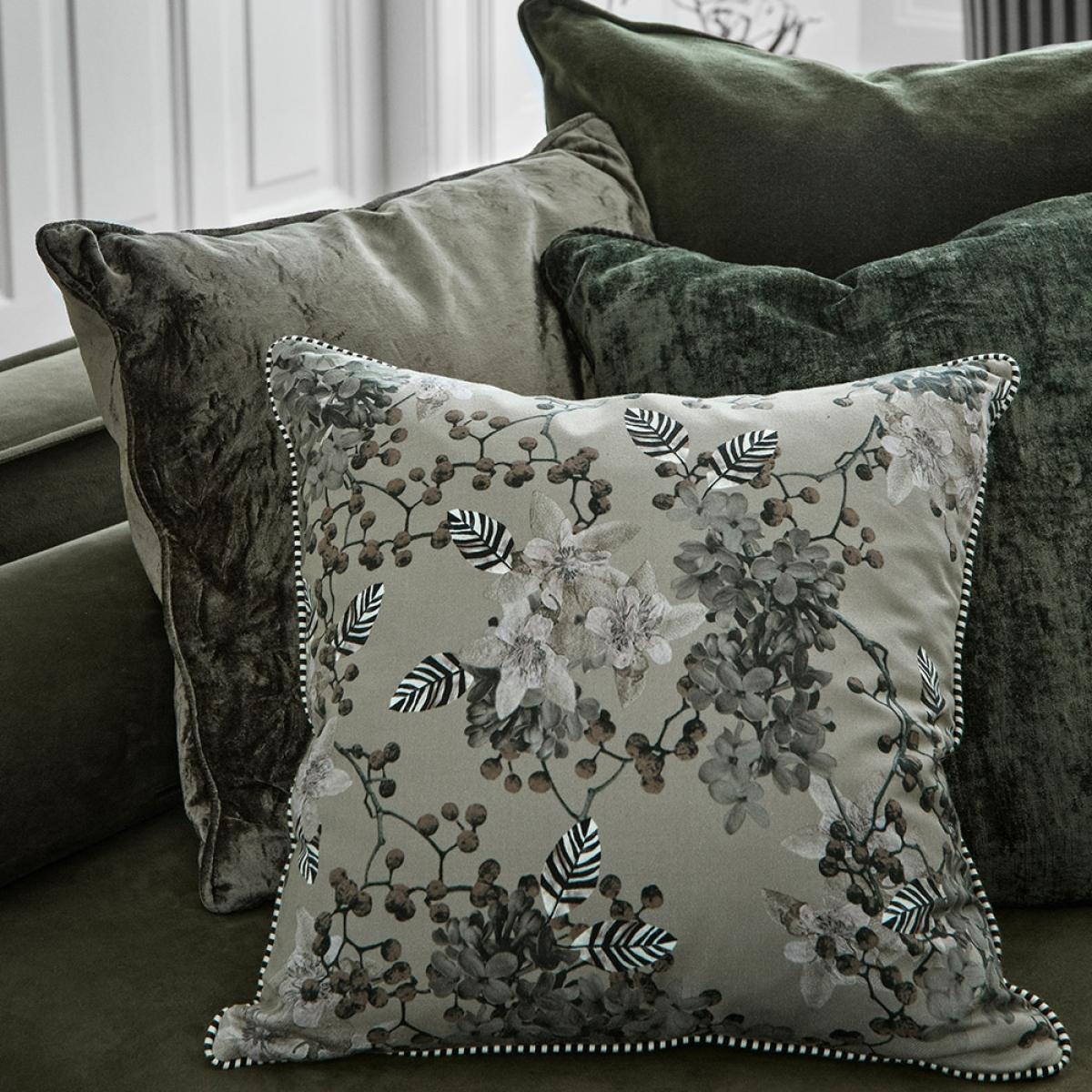 Cozy Living Chiro Floral Cushion - Ultramarin – image 2