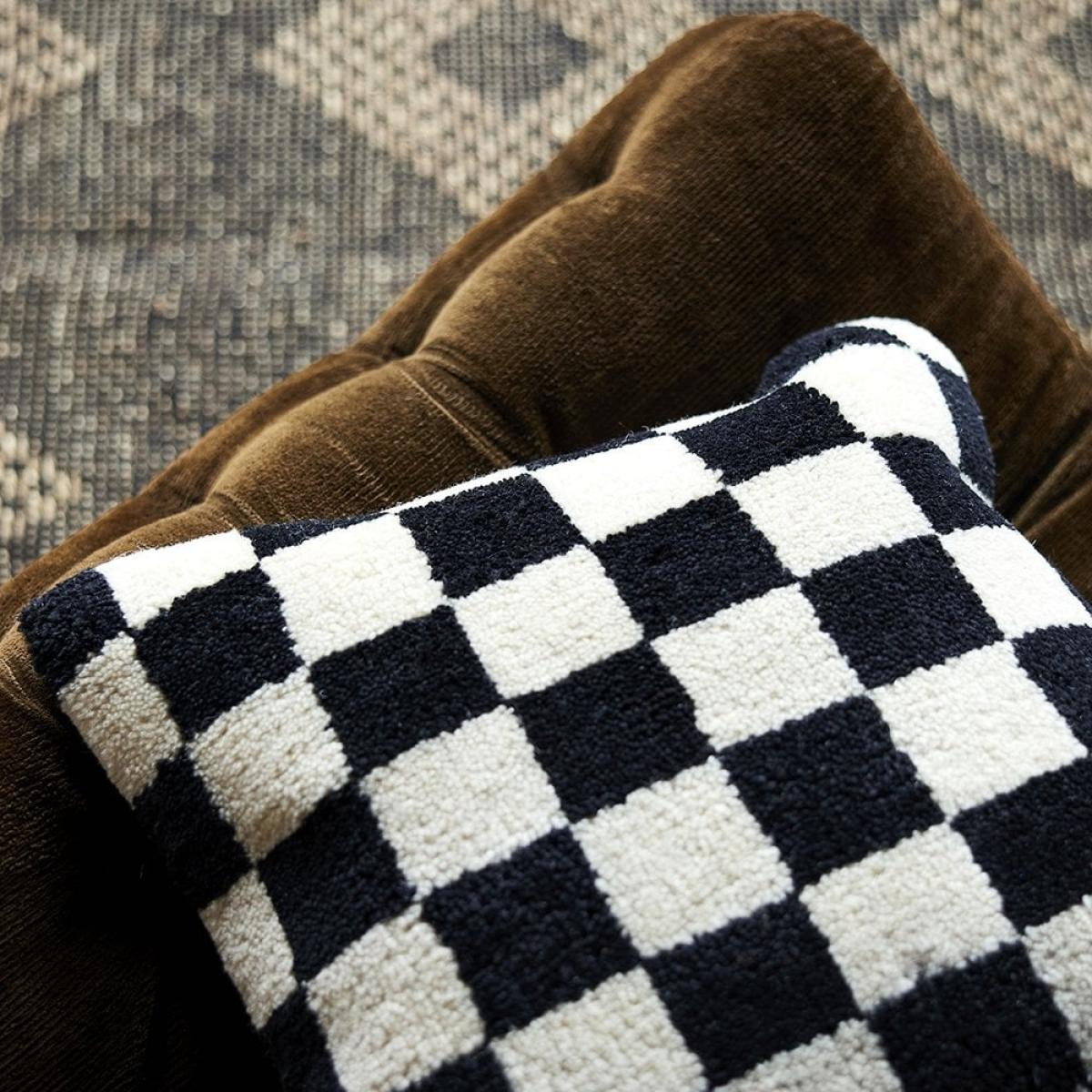HKliving Woolen Cushion Black & White Statement – image 2