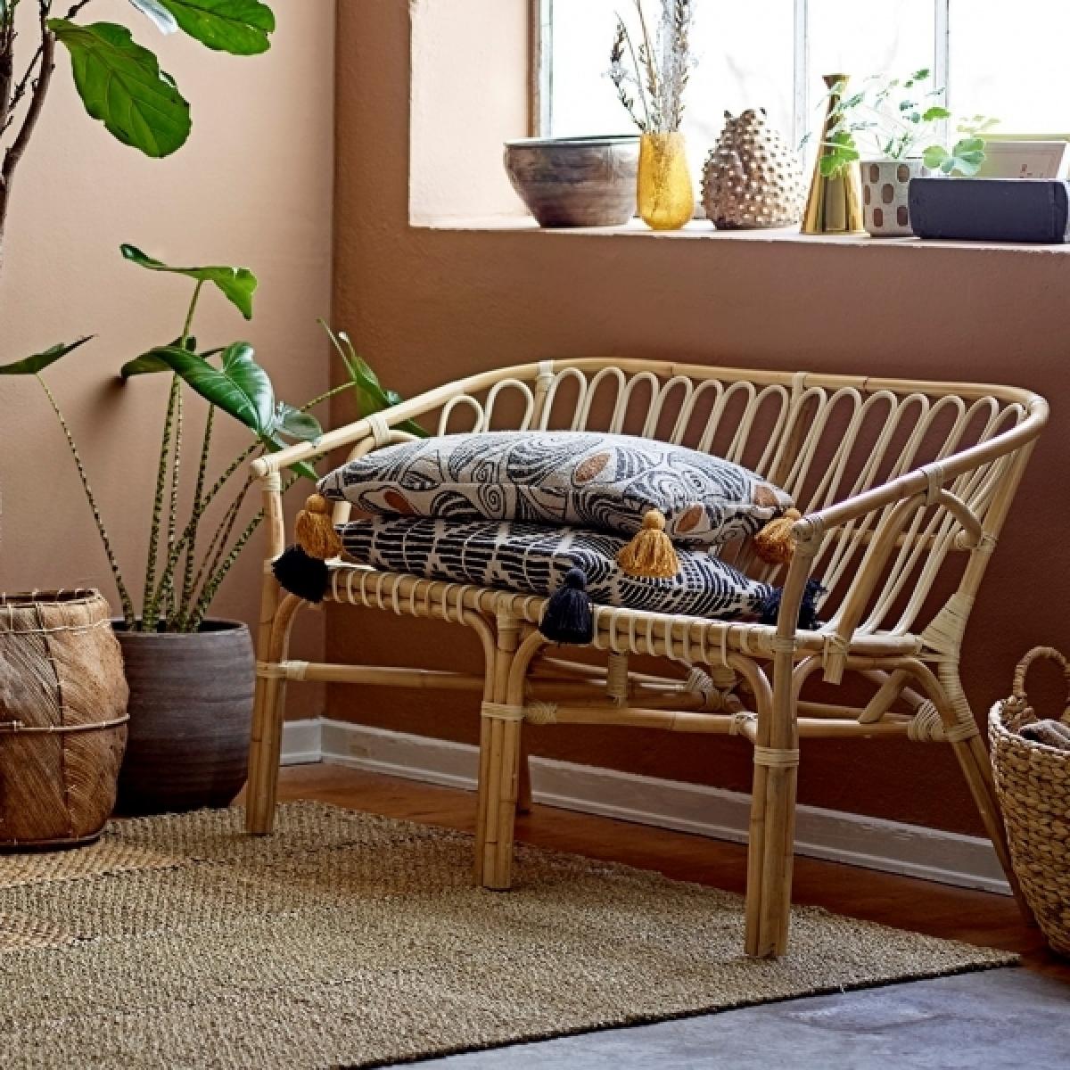 Rectangular Patterned Cushion with Tassels, Black and White – image 2