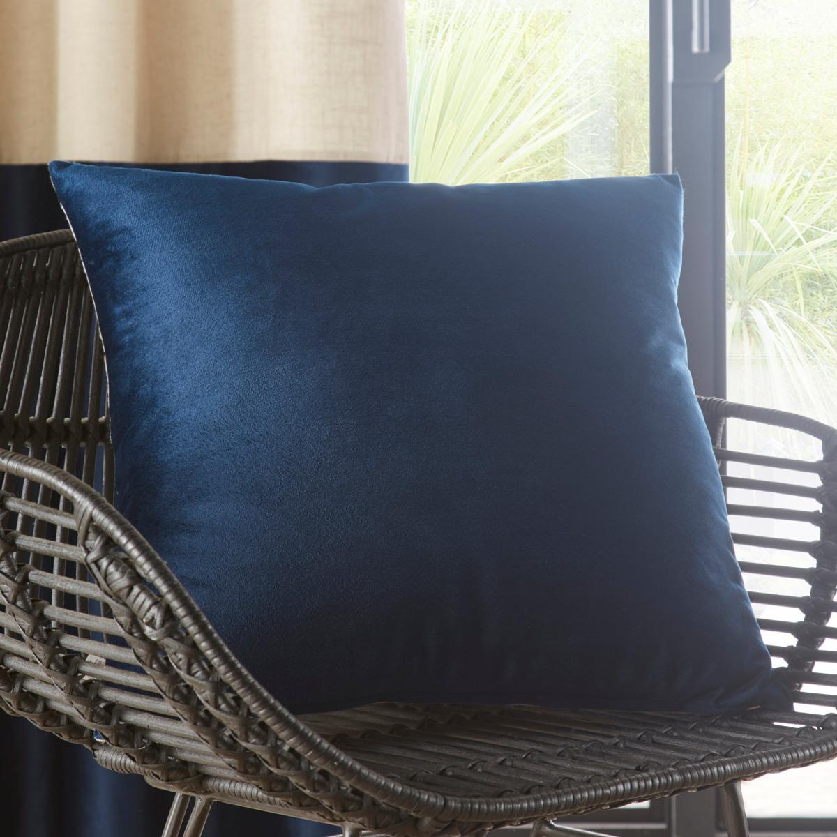 Hampton Cushion Navy Blue – image 1