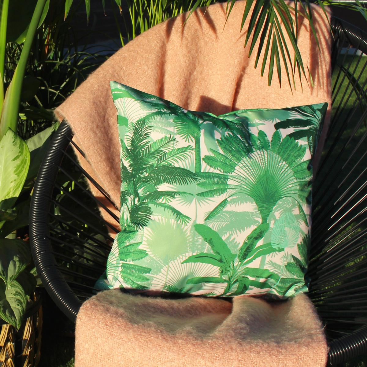 Malaysian Palm Outdoor Cushion Green – image 1