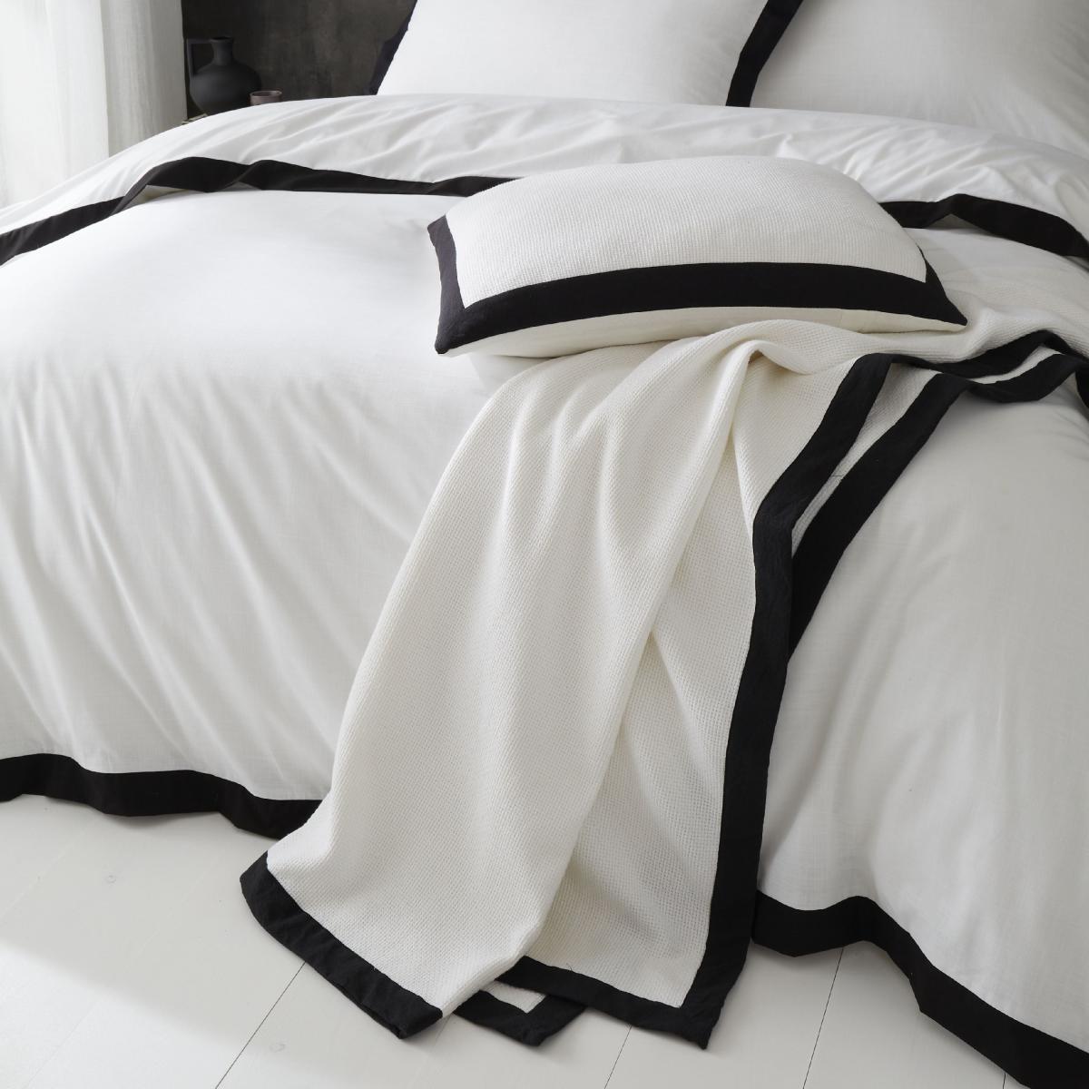 Style Sisters Waffle Cushion White – image 4
