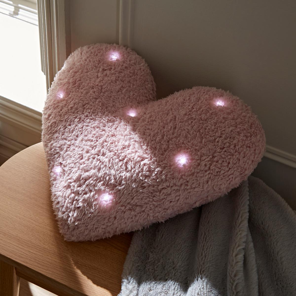 Pink Light Up Heart Cushion Pink – image 1