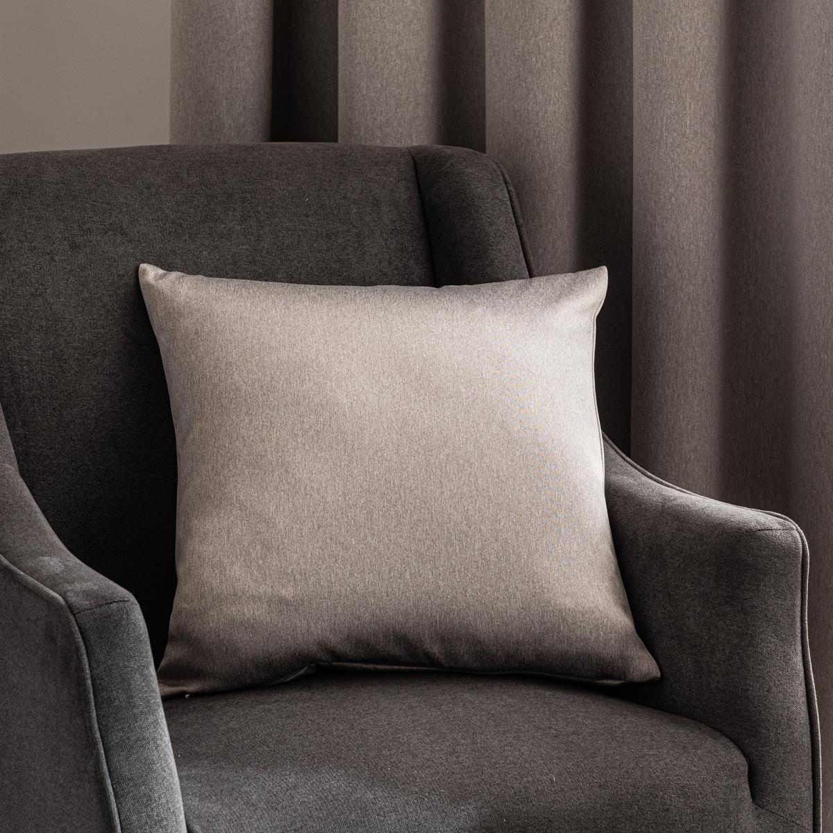 Luxe Cushion Champagne – image 1