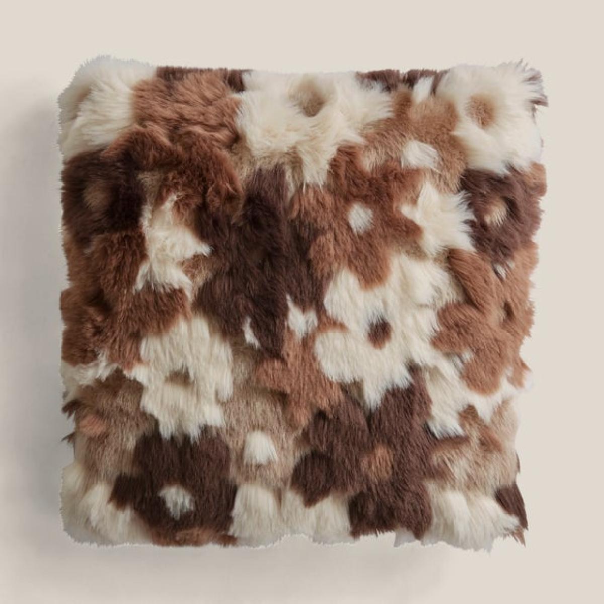 Retro Floral Fur Square Cushion – image 3
