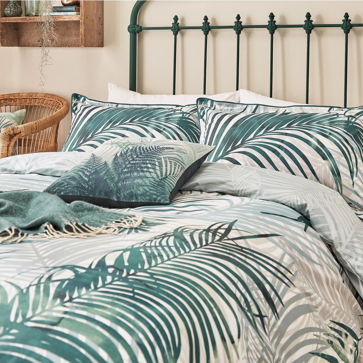 Clarissa Tropical Leaf Forest Green Cushion Forest (Green) – image 5