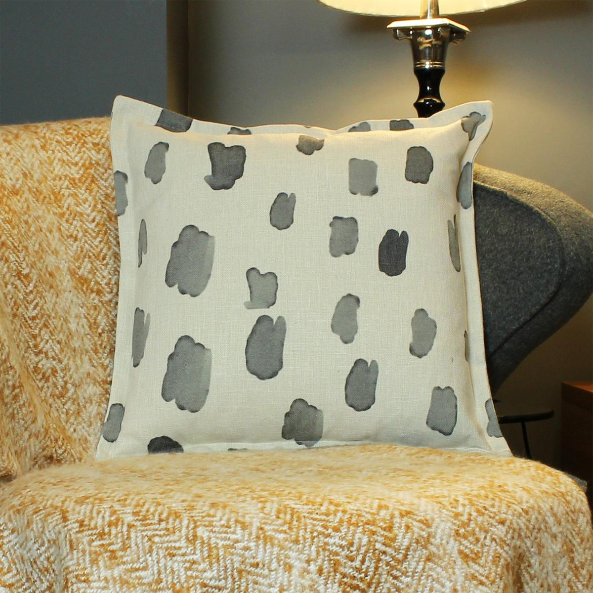 Robi Square Cushion Grey – image 5