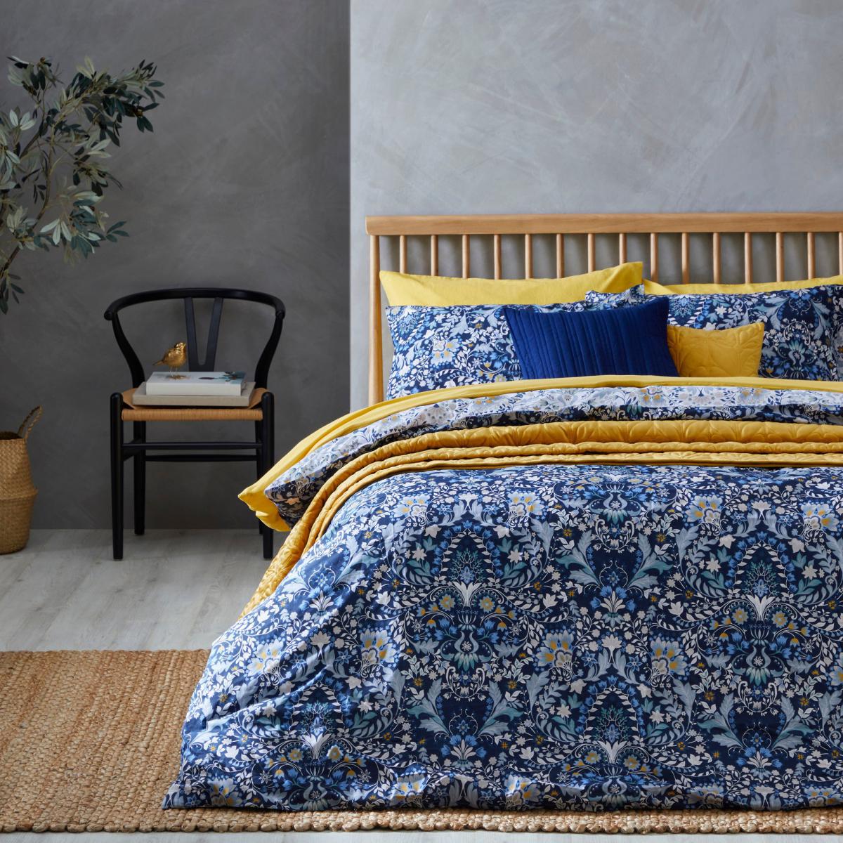 Stem Velvet Cushion Navy Blue – image 2