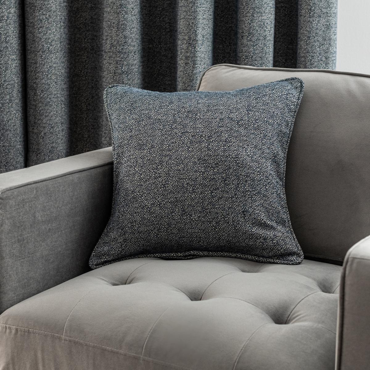 Hampstead Cushion Navy – image 2