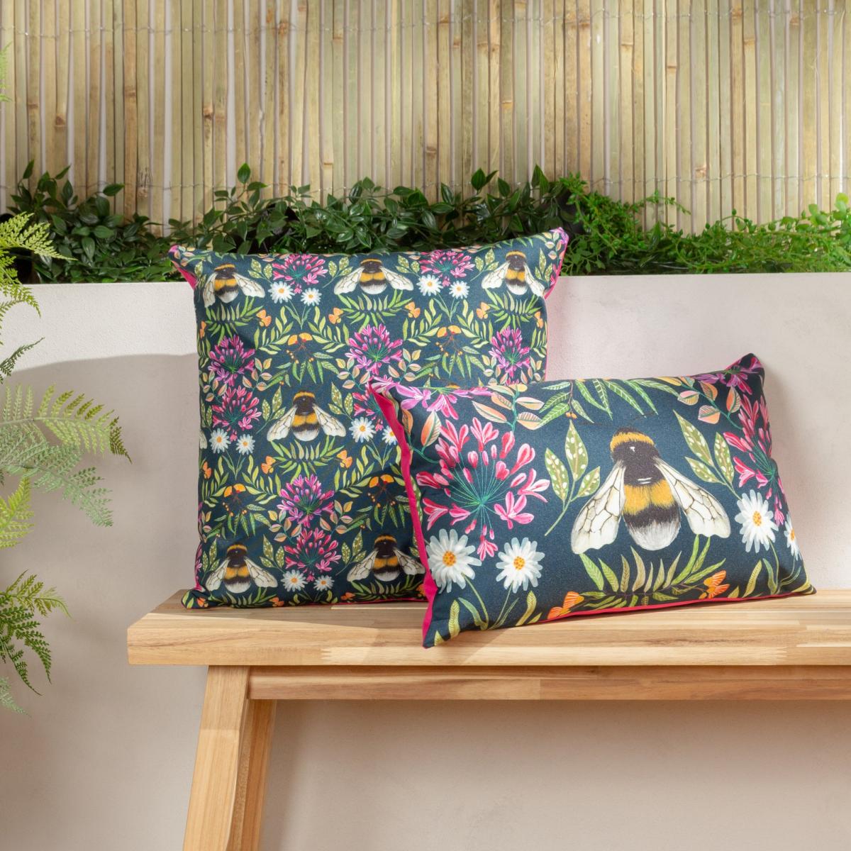 Wylder Nature House Of Bloom Zinnia Bee Outdoor Cushion Navy – image 4