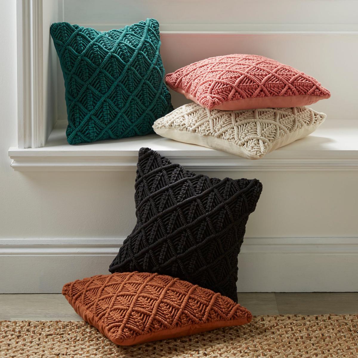 Macrame Cushion Coral – image 5